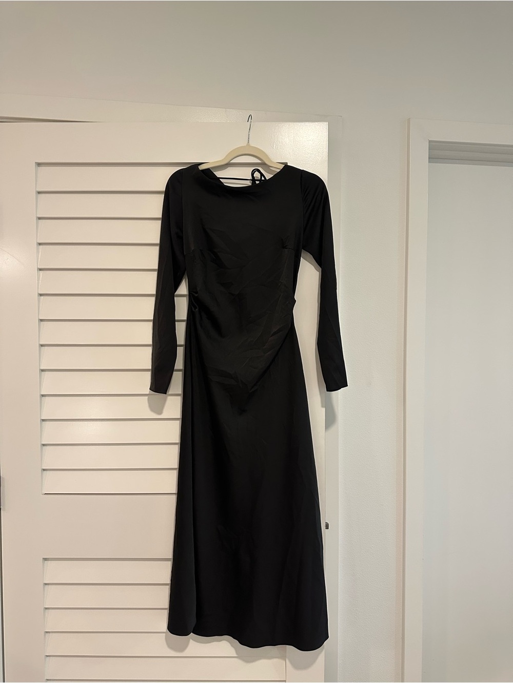 Classic Silk Black Long-Sleeve Maxi Dress